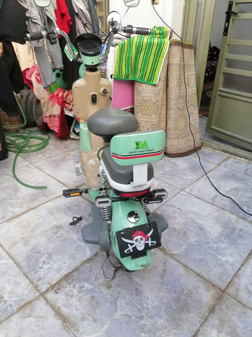 السلام عليكم دراجه شحن حجم14
بطاريات4 جدد امانه الله 
بس جاملغ امامي مكسور زغير فقط 
دراجه اب نقص مابيه 
بيع او. مراوسR9 وانطي فرق
الله شاهد ماخذه 400 من الشركه وبيه ضمان سنه 
السعر 250 وبيه مجال مكاني بغداد الاستفتار ***********
