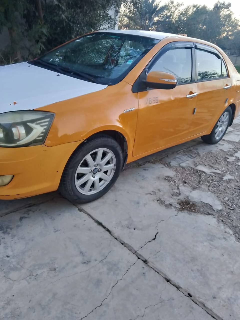 للبيع جيلي موبل موديل 11 كير محرك كورلا 1800 بلادي بشرط سياره نضيفه شاشه تاب مضومه زينون عالي ناصي سياره تبريد ثلج مال كامري سنويه جديده حدايه امامي خلفي جديد سياره بدون صبغ اي نقص مابي محرك جديد مصفر هيه وغرامه سعره 40 بي مجال هاي رقمي ***********
