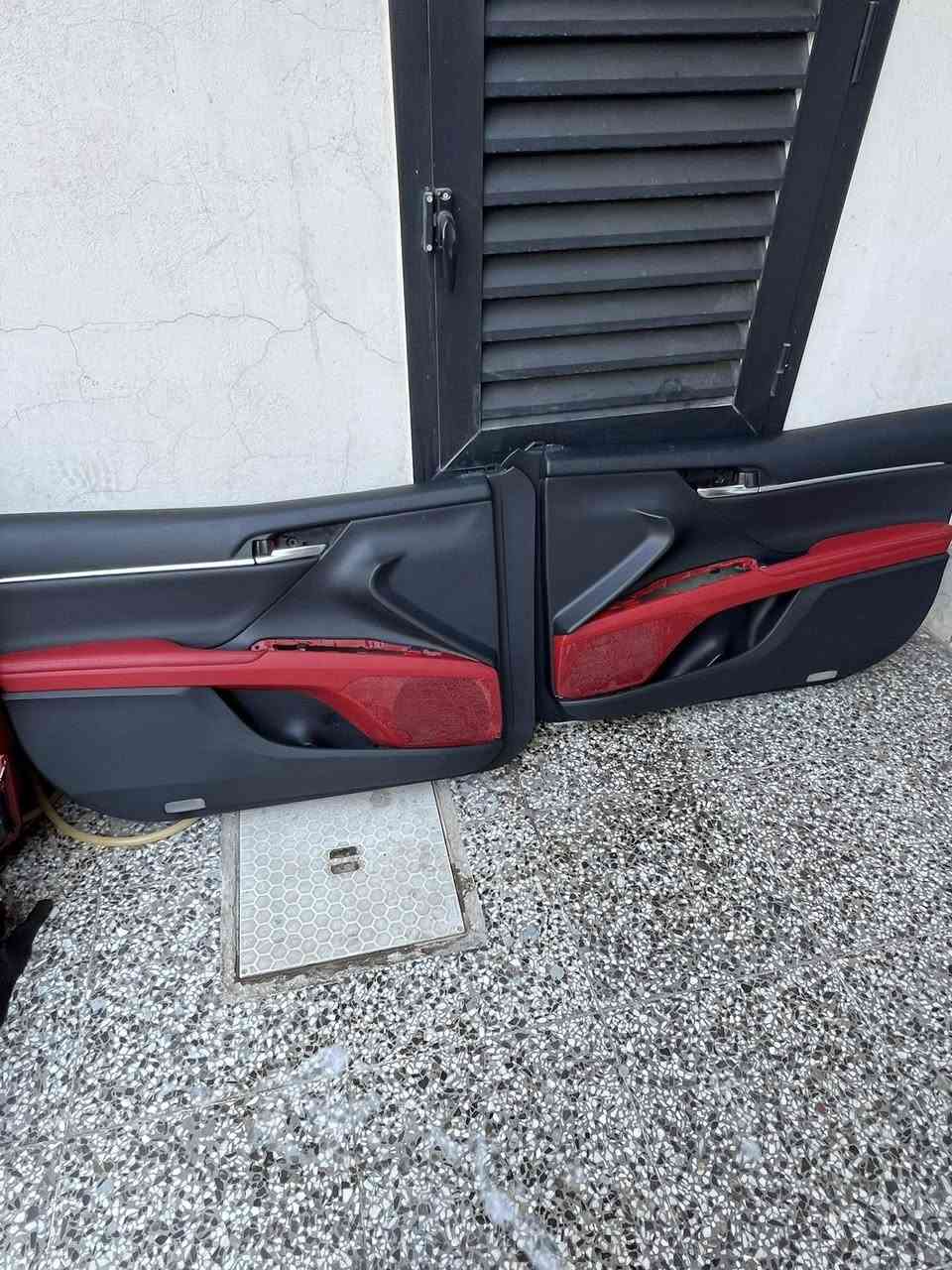 سلام عليكم للبيع غرفه كامري موديل2024 اصلي كشنات أماميه ماطوراتها ميشتغلن كشنات خلفيه كامله عظمات دشبول عدد ثنين كبيره وصغيره والتچوه .. أبيع غرفه كامله فقط 
للاستفسار ***********
