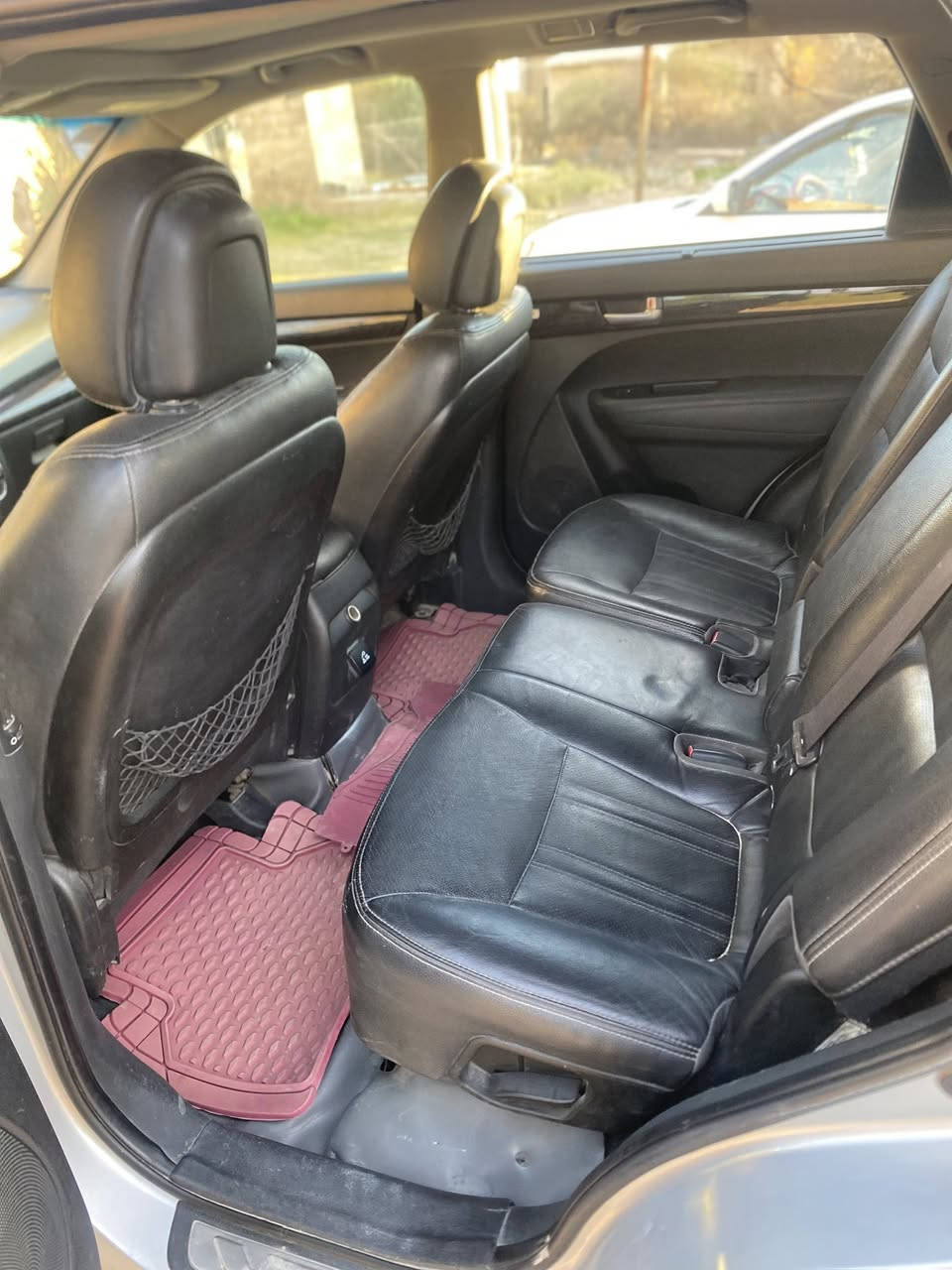 سياره سارنتو موديل(2014)سته اسلندر 5راكب فول موصفات واحد على واحد تحكم استيرن صفحتين كشنات جلد تدفئه تبريد خير من الله كشنات كهرباء صفحتين بصمه السياره ستيرن كهرباء 3 طكات  السياره بولرامه تخم تاير جديد ضررها دعاميتين فقط واكو سونار  السياره للبيع فقط وغير متواجد على الفيس :مكلف ب النشر

السعر:(175) 
رقم الهاتف :***********
رقم الهاتف كورك:***********

ادمن وافق واشكرك🤍✨
