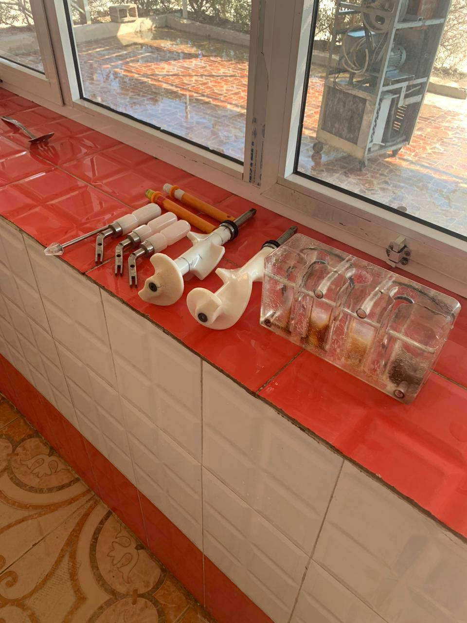 السلام عليكم عندي هاي المكينة للبيع قيم السعر وبل العافية للياخذها شغالة تجميد فوول


**إذا كنت صاحب هذا الإعلان وتريد حذفه لأي سبب، رجاءا أرسل رسالة إلى الدعم الفني**