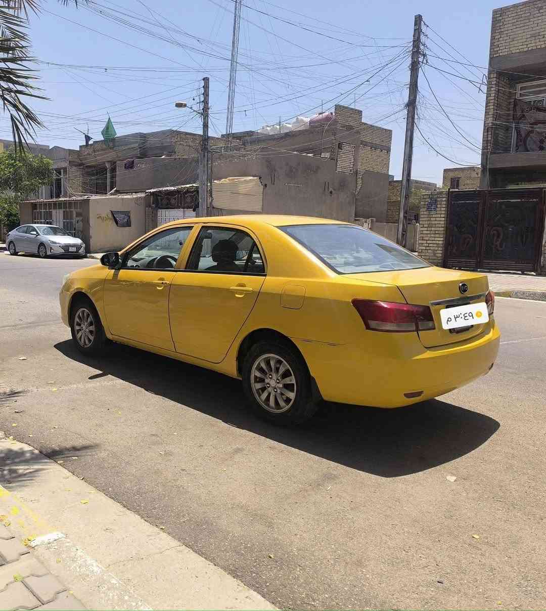 السلام عليكم بي وايدي G3 مديل 2013 رقم بغداد باسمي مصفرة هيئه وغرامات سياره كفاله عامة علا وضعيه الشركه سياره خير من الله مكينه جديده وكير جديد  صدر جديد تخم  تايرات جدد تبريد ثلج سياره كبل لشارع ما ناقص بيها شي كله جاهز  مواصفات السياره بصمه وكرت وفتحه سلايد روف  مري ترحيب حساسات مكاني بغداد
 السعر53وبيها مجال 
رقمي***********
 رقمي ثاني‏‪***********‬‏

