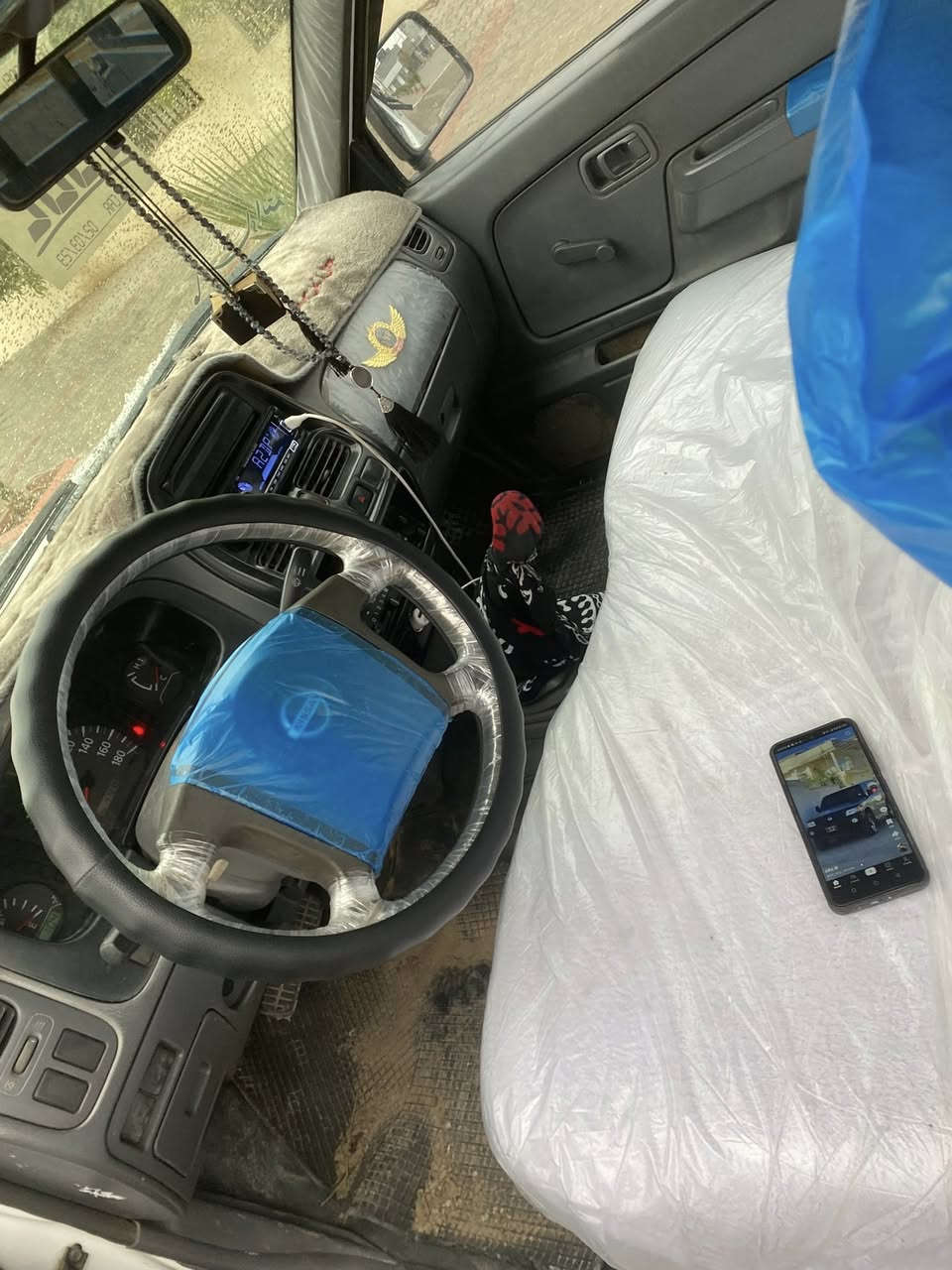 نیسان مۆدیل 2002بۆ فرۆشتن بێ بۆیاغ بێ دەعم گیڕو مەکینەوە ئەکسلو تەبریتی بەشەرت نمونە لە جوانیوە خاوێنی کام جوانکاری بۆ کردوە تایەو ویلی تازەیە ڕەقەمو سەنەوی بەسەر چوە بە شەرتی تەحویلو  غرامە چەمچەکەی لە گەڵ نیە بەرگە کوشنو گاعی تازەیە دەعامی بۆ دەعامی بەشرت ماڵی خۆمە هی ماعرەج نیە شوێن هەولێر مشتەریت تیل بکە لە خزمەت دامە 
***********
