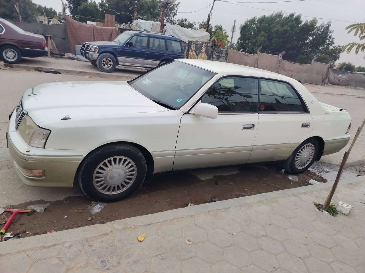 السلام عليكم ورحمة الله وبركاتة راس الثور فلات رقم نجف إنكليزي سنويه لغاية 2030 مديل 96 محرك وكير جدد حداديه جديده تخم تاير جديد كهربائية كله شغاله تبريد ثلج كرستال لايت أبو عيون ويل كل ليزري مكفوله من الكص والنقل جثه والضربه القويه سياره جنجر سيدي 12 قرص راعيها يمي عندي وكالة عامه بيها دواخل جدد بدي كلش حلو سياره جاهزه محرك 2500 فيفيتي العنوان نجف السعر 85 وبيها مجال للشراي بيها كفر خلفي فقط الشراي يجي خاص أو يتصل ***********
