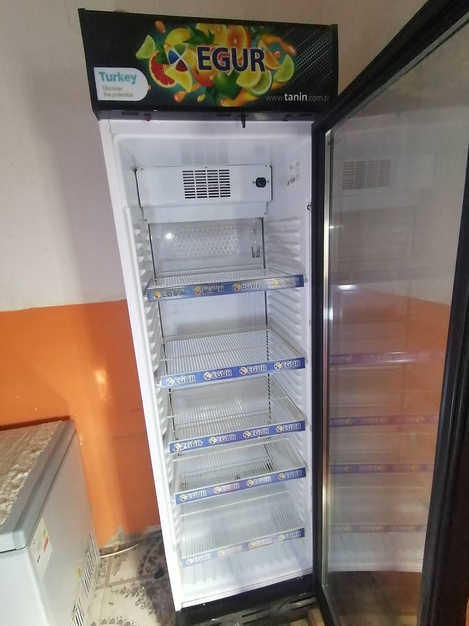 ثلاجه براد للبيع مستعجل بعده جديد استعمال بيت ماداخل تصليح تركي اصلي *********** واتساب موجود
