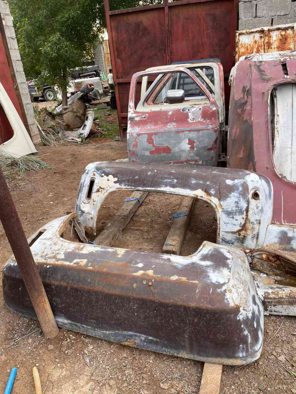 السلام عليكم للبيع مداگر خلفية شفر  سبعيني بدون معجون مكاني بغداد 
***********
