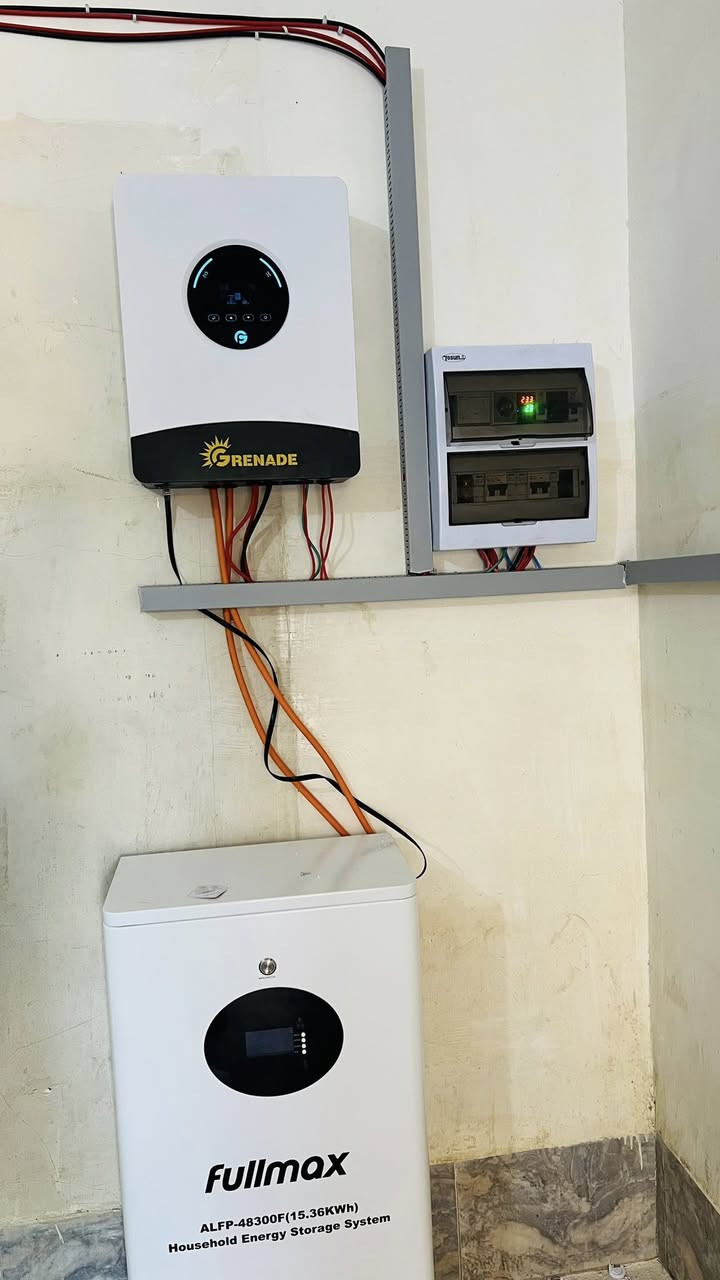 تم بعون الله نصب وتشغيل  منظومات عدد 4طاقة شمسية 
🔺منظومه قدره 24نهاري 20 ليلي انفيرتر نوع كريند الالواح نوع لونجي 615 وبطاريه 20kw نوع ميكا 
🔺منظومات عدد 2 قدرة20امبير نهاري و 16 امبير ليلي. الألواح لونجي وجهين 615W و أنفيرتر قدرة 6Kw نوع كريند  وبطارية ليثيوم قدرة 16 نوع جي اج بي المميزه 
🔺منظومه 12امبير نهاري 8امبير ليلي الواح لونجي 615 انفيرتر كرنيد وبطاريه 8kw كرنيد  مع كافة أجهزة الحماية AC و DC للأخ عبدالرحمن العايد  في ناحيه الوفاء وبضمان حقيقي للاستفسار الاتصال على الرقم *********** ابو انس
