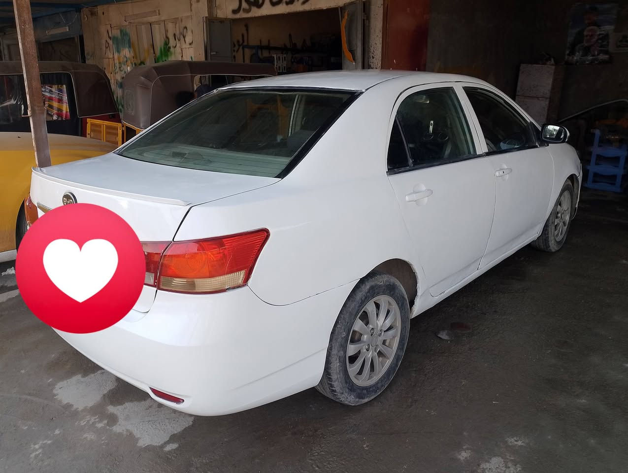 السلام عليكم بي وأي دي G3 موديل 2013 السيارة خير من الله مصبوغة عام كير اوتوماتيك السعر 42وبيهة مجال الشراي يتصل الرقم ***********
