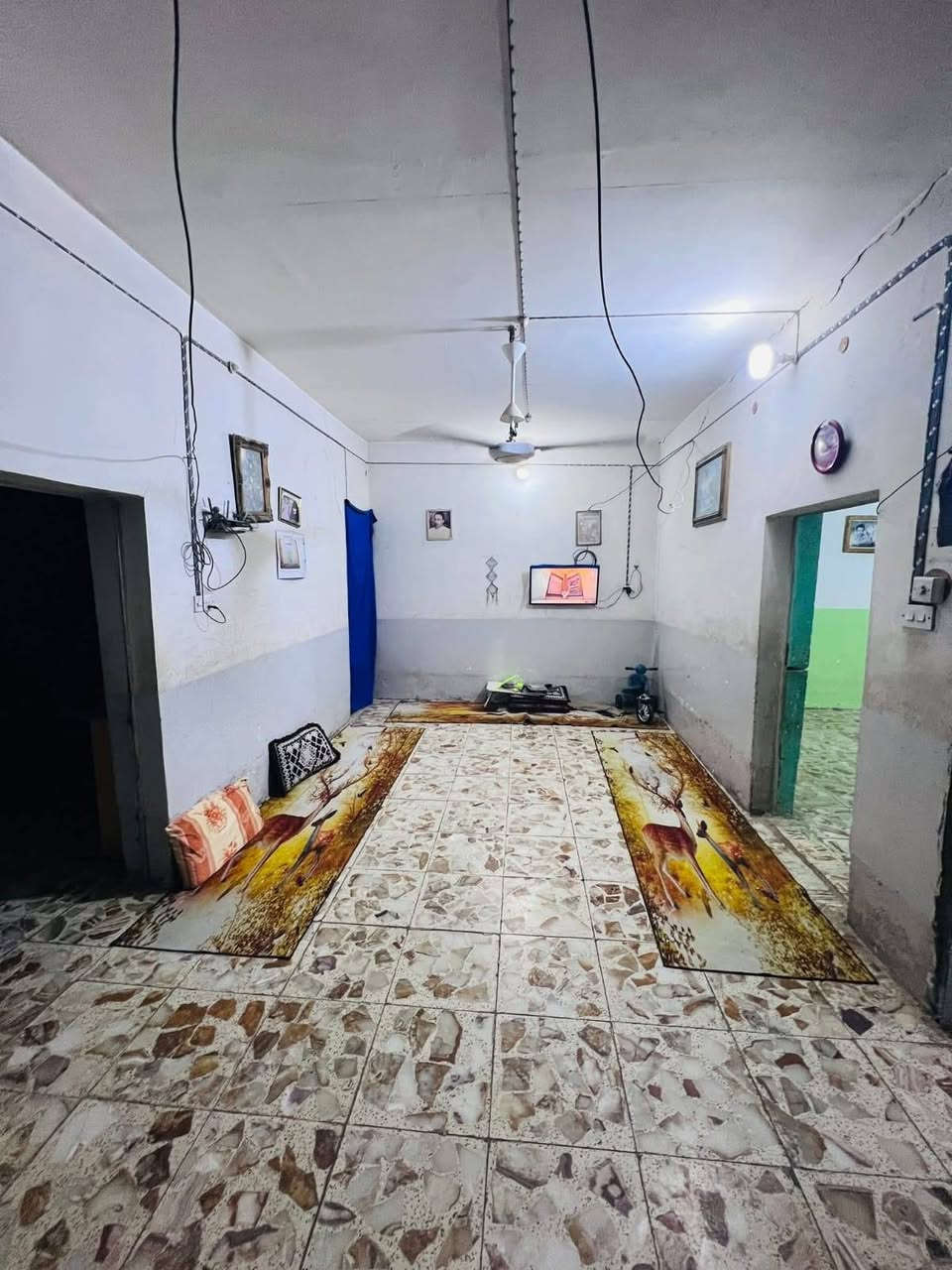 يا الله بيت للبيع المساحه 200 متر النجف الاشرف حي ميسان منطقه 22 قريب على شارع شارع عوده اطابق واحد غرفتين صاله واستقبال ومطبخ وحديقه بيت قابلسعر 160قفل السكن الاستفسار مراجعه مكتب بركات اهل البيت***********
