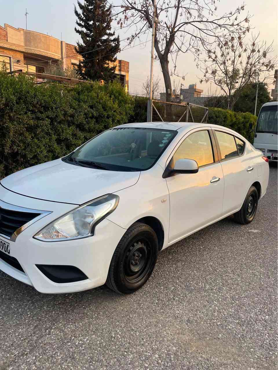 Nissan Sunny 2016
 هیچی نیە سەیارەکە سفرە
تەنها 65 کم رۆیشتووە هەقیقی
رەقەم و سەنەوی نۆییە 
بەناو خۆمە
بی سبوغ بی تحدیل 
بی کارت بی شوخت
دەعامی بۆ دەعامی بەشەرت 
یەک دینار مەسروفی تیدا نیە 
نرخ $97
هەولیر
*********** 
*********** أربيل, العراق
