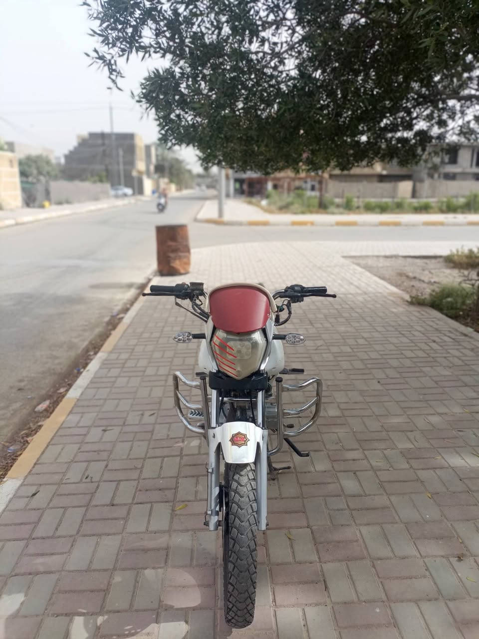 سلام عليكم درجه MZ محرك 200 دراجه خير من لله عدد سويج 2 بصمه 2وراق كامله حته كمركه مدفوع بس تروح ترقم العنوان صلاح الدين قضاء الدجيل رقم الهاتف ***********
