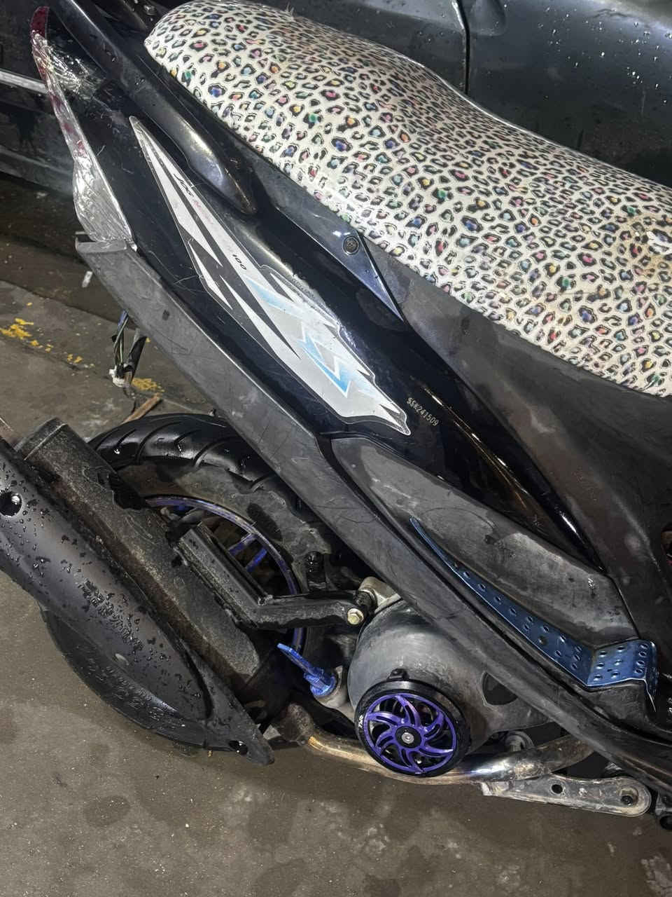 سلام عليكم دراجه ماكس عدله للبيع 120 تزويد صالنصه رياضي كلجات ويل كاب دبلات بوشه 55 
سعر 600 وبي مجال 
الاتصال ***********
***********
