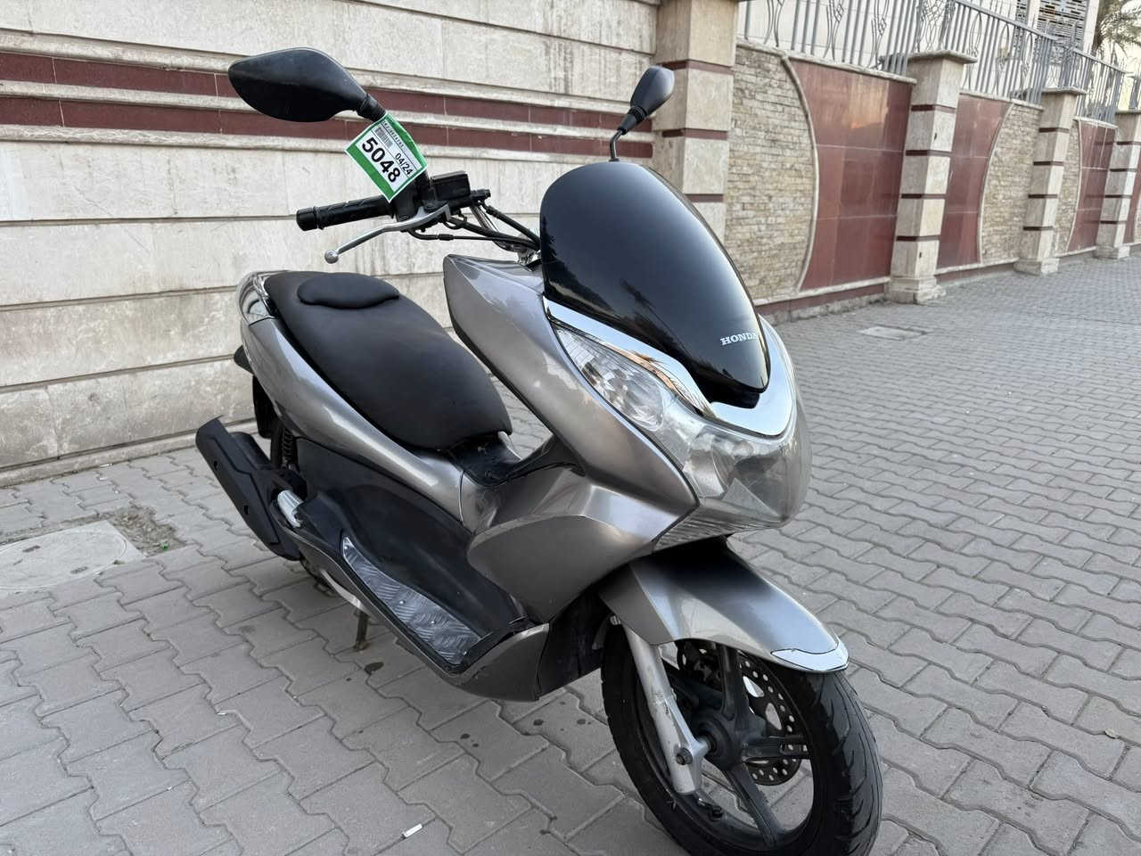 السلام عليكم للبيع دراجه pcxجيل الاول  دراجة مال رمبه ماخذها رمبه الدراجه وأعلى ايدي حجم مكينه 150ياباني الاصلي دراجه جديده مال جناي وعلئ ايدي لون مميز 
ياباني الاصلي دراجه كامله أستان كهربائي حساس ازدحام حرف Aدراجه جديده الدراجه مكينه لوك شلعه معدل خير من اللّٰه دراجه تكول جديده بمعنئ الكلمه واحلا من الصور مال جناي المكان بغداد دراجة مكفوله اي نقص مابيه السعر مليون 550
وبيها مجال بسيط  
اي استفسار ***********
