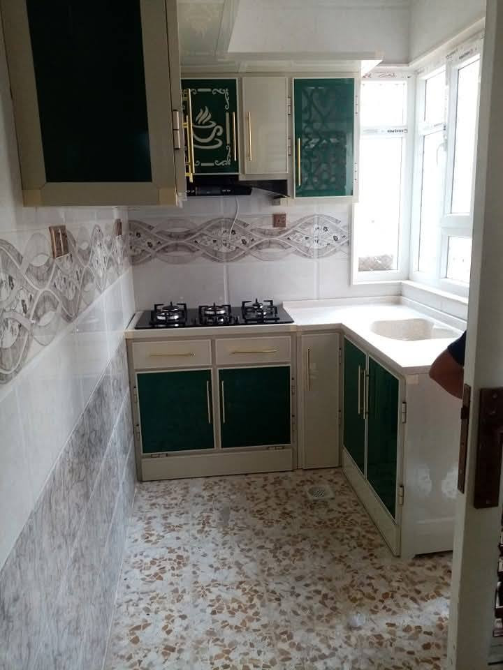 🛠️ إعلان: خدمات صيانة وتصنيع الألمنيوم والزجاج 🛠️
هل تعاني من أبواب مطبخ مخلوعة؟ أو زجاج مكسور؟ لا داعي للقلق!
​معكم الفني محمد، خبرة في أعمال الألمنيوم والزجاج، مستعد لتنفيذ كافة أعمالكم بدقة وأمانة:
​✅ تصليح وصيانة الكاونترات: (تبديل سكك، مفصلات، ومقابض) ليعود مطبخك كالجديد.
✅ خدمات الزجاج: تبديل الزجاج المكسور للشبابيك والأبواب والواجهات.
✅ عزل وتجديد: معالجة دخول الغبار والأمطار باستخدام أجود أنواع السيليكون والربل.
✅ تصاميم عصرية: تنفيذ كاونترات ورفوف ألمنيوم حسب الطلب وبأسعار مناسبة.
​🚀 سرعة في التنفيذ، دقة في المواعيد، وأسعار تراعي الجميع.
​📍 مكان العمل: (صيانه متنقله اعمل في اي مكان )
📞 للتواصل والاستفسار: (***********)
​زيارتكم للمعاينة مجانية.. وشعارنا دائماً الأمانة في العمل.
​💡
