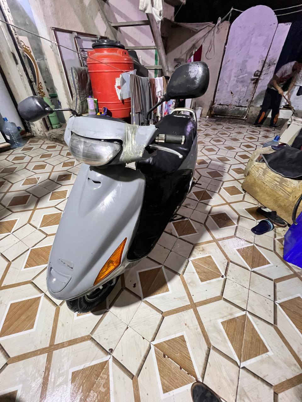 سلام عليكم دراجه فراشه لبييع مكاني البصرة السعر 300 وبيها مجال  ***********
