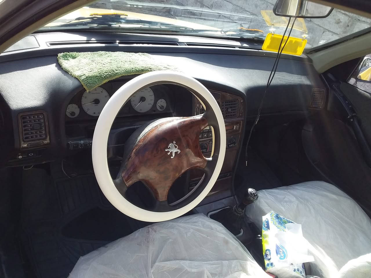 السلام عليكم للبيع  بيجو بارص موديل 2015 اجره رقم انكليزي كربلاء بسمي كير مكينه حداديه تخم تاير باتري جديد بريشر جديد انبار جديد السياره جاهزه بيه خياسات بل اهلالات   مامصلحه سعر (45) وبيه مجال بسيط مكاني الديوانيه حي الشرطه  الاستفسار(***********)
