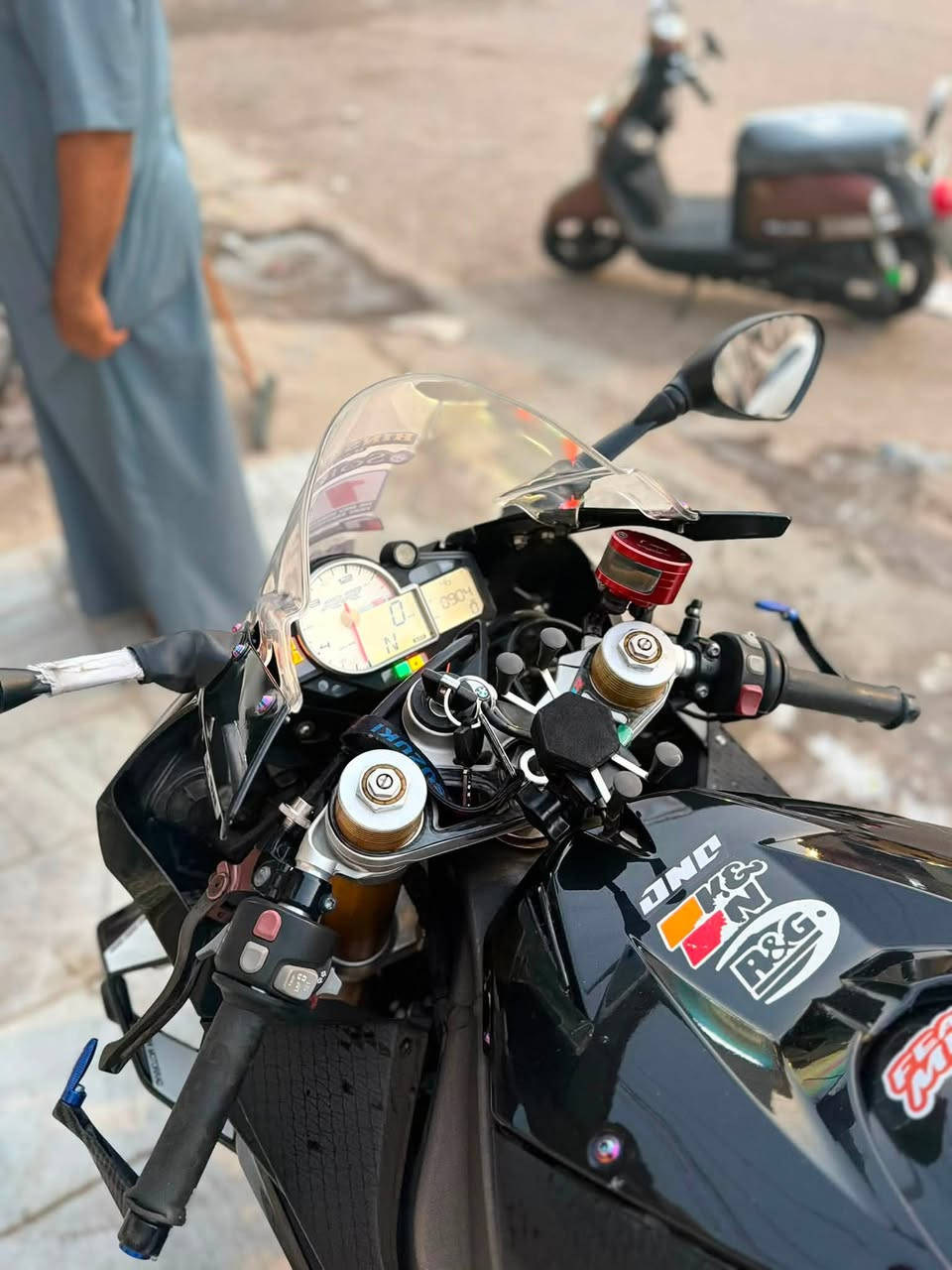 السلام عليكم دراجة بي ام1000rr موديل 2014 فول مواصفات مرقم بأسمي تحويل مباشر وارد أمريكي كلين بدون ضرر وصور مزادهة بل منشور مكفولة كفالة عامة سعر ٨٥ ورقة وبيهة مجال مكاني ناصرية مركز 
***********

