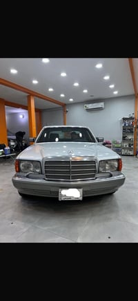 مارسيدس بنز موديل SE300 . 1987 السياره بلاديه بدون صبغ غرفتها مبدله مو...
