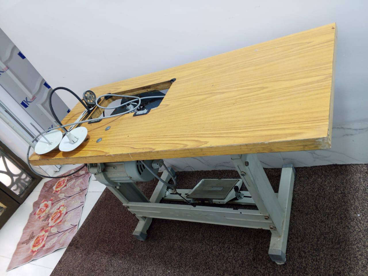 السلام عليكم
مكينه خياطه  نوع جاك باب اول ابو الختم

 عدل وتطريز شغاله شرط الفحص تفحصها كامل يلا تأخذها
شراي راسل خاص او اتصل على الرقم
***********
