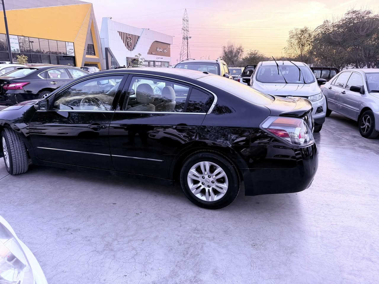 نيسان التيما موديل 2012
مواصفات درجه اولى فول فول مواصفات 
سياره بدون حادث 
سبغ السياره ربع الدوسه صبغ 
سونار  مرفق مع الصور 
للاستفسار 
***********
