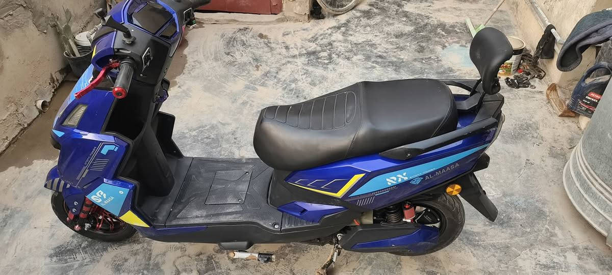 دراجه سكنس موديل 2023 ودراجة نضيفة مابيها اي شي بس شغلات بسيطة ترتبها على كيفك وبطاريات جديدة شرط تفصحهن بيدك بس عندي وحده انضربت وبدلتها 
سبب البيع محتاج فلوس سريع
والسعر 485 وبي مجال 
الرقم: ***********
