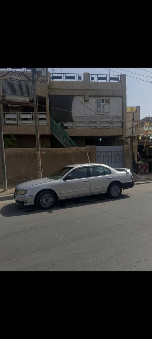 السلام عليكم نيسان موديل 98 مكينه وكير جديده سياره بسمي صدر امامي وخلفي جديده  كهربائي كلها شغاله سيارة لا ضربه ولا تبديل تخم تايرات جديده باتري جديده سياره كل نقص ما بيها مكان بغداد الطالبيه السعر.35/***********
