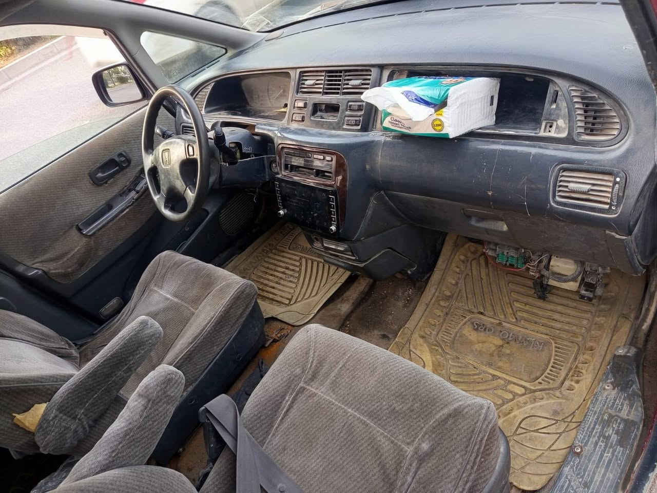 هوندا اكوارد اوديسي ياباني موديل 1995
 7 راكب بأسمي رقم نجف هزه وارقام جدد سنويه 2030 سياره نقصها فقط نمره البك متجي والتبريد قطعتين مواصله كهربا زوج تايرات امامي باتري بوربرنات خلفيه امامي جديد صدر امامي جديد سياره عوزها نمره البك R وتبريد كهرباء وغاز مكانها بغداد    رقمي بي واتس فقط فقط ***********
***********  سياره رايدلها حمام 😂 السعر 30$
علوش التميمي
