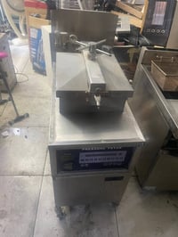 غراض مطعم للبيع عنوان بغداد العامرية 07834427004