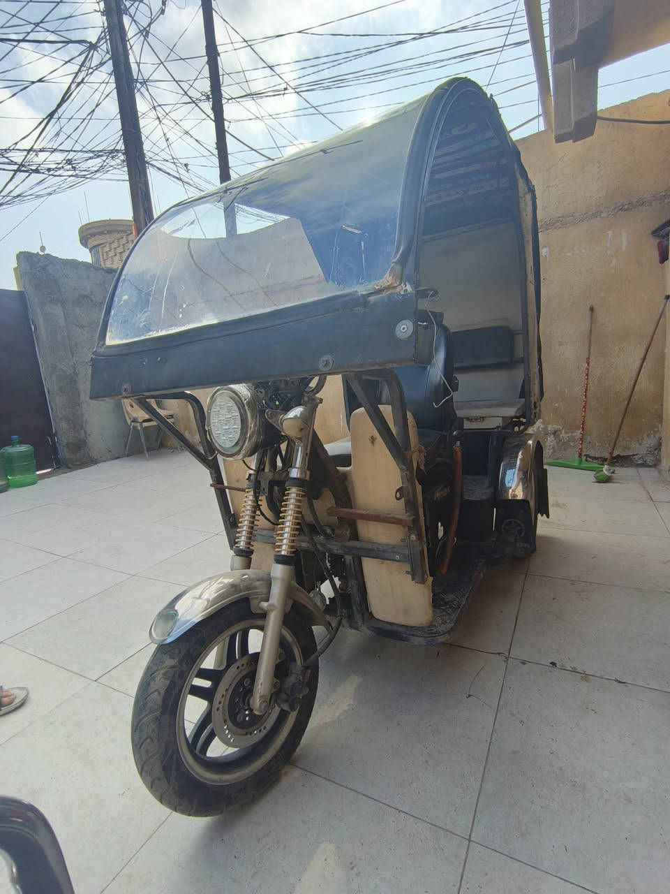 تكتك معوقين لبيع محرك 110 تشيل نفرين وره وكهربائيات كلها شغاله. نكره سلف ما ناقصه شي بس غسله السعر 800الف رقمي ***********3 مكانها كربلاء
