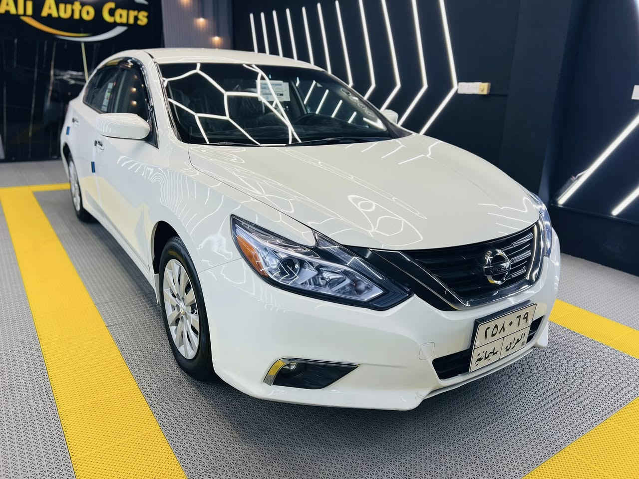 سلام عليكم تحيه طيبه لجميع المتابعين 🌹
من رخصه الادمنيه المحترمين (للبيع فقط )
***********
نيسان التيما وارد امريكي ماشيه (110) Mرقم سليمانيه محرك (2500) موديل 2017 بچم كبس بدون ايرباك مواصفات (S)بيهه ظرر جاملغ خلفي صفحه سكن وشبر من صندوك بدون دواخل كما موضح بسونار شرط التحويل 
المواصفات ~~~~~~~~~~~
كيرو محرك شرط وكفاله 
تدفئه تبريد شغال 
تخم تايرات جديد 
باتري جديد
بصمه ابواب 
بصمه تشغيل 
كامره 
تحكم ستيرن 
كوشن كهرباء 
دواخل اسود 
كوشنات مخمل 
أخوان سياره حلوه وجاهزه من كلشي بدون نواقص واعتذر ماجاوب التعليقات لان ممتواجد علنت الشراي يتصل ويدلل مكان سياره ديالى / خانقين سعرهه .....128 
وبيهه مجال حك جيه اخوكم علي عدنان
