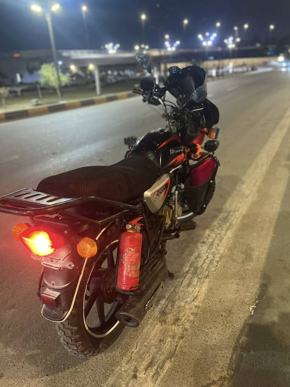 سلام عليكم بوكسر جبلي موديل ٢٢ اول فتحه إلهه المكينه أوراق كامله مابيه كل نقص  مكاني بغداد سعره مليون و ١٥٠ بيهه مجال. ***********
