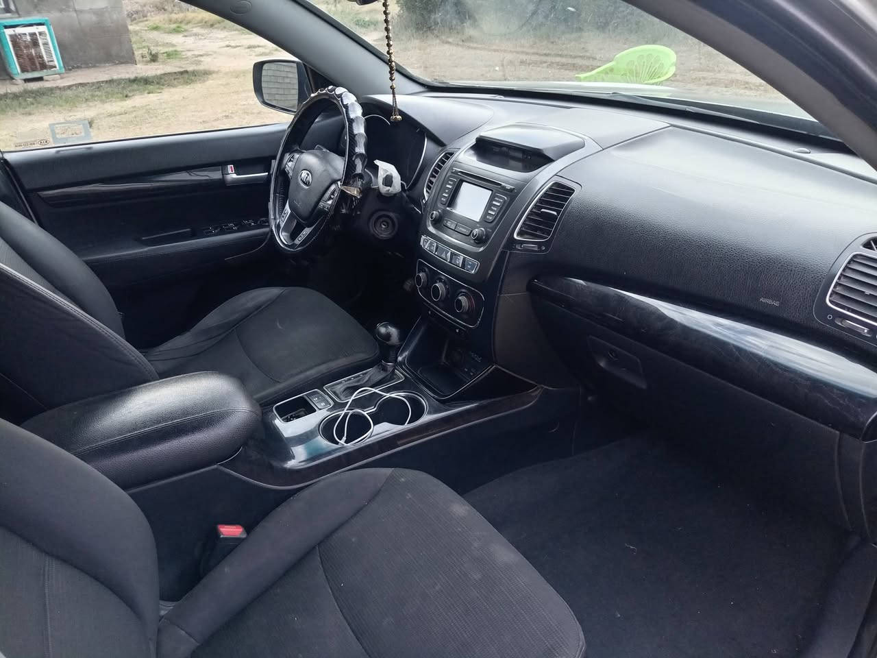 السلام عليكم سياره للبيع كيا سورنتو موديل ٢٠١٥ أمريكي رقم بغداد مكان سياره بغداد اليوسفيه السعر ١٥٥ وبيها مجال رقمي *********** كورك ***********
