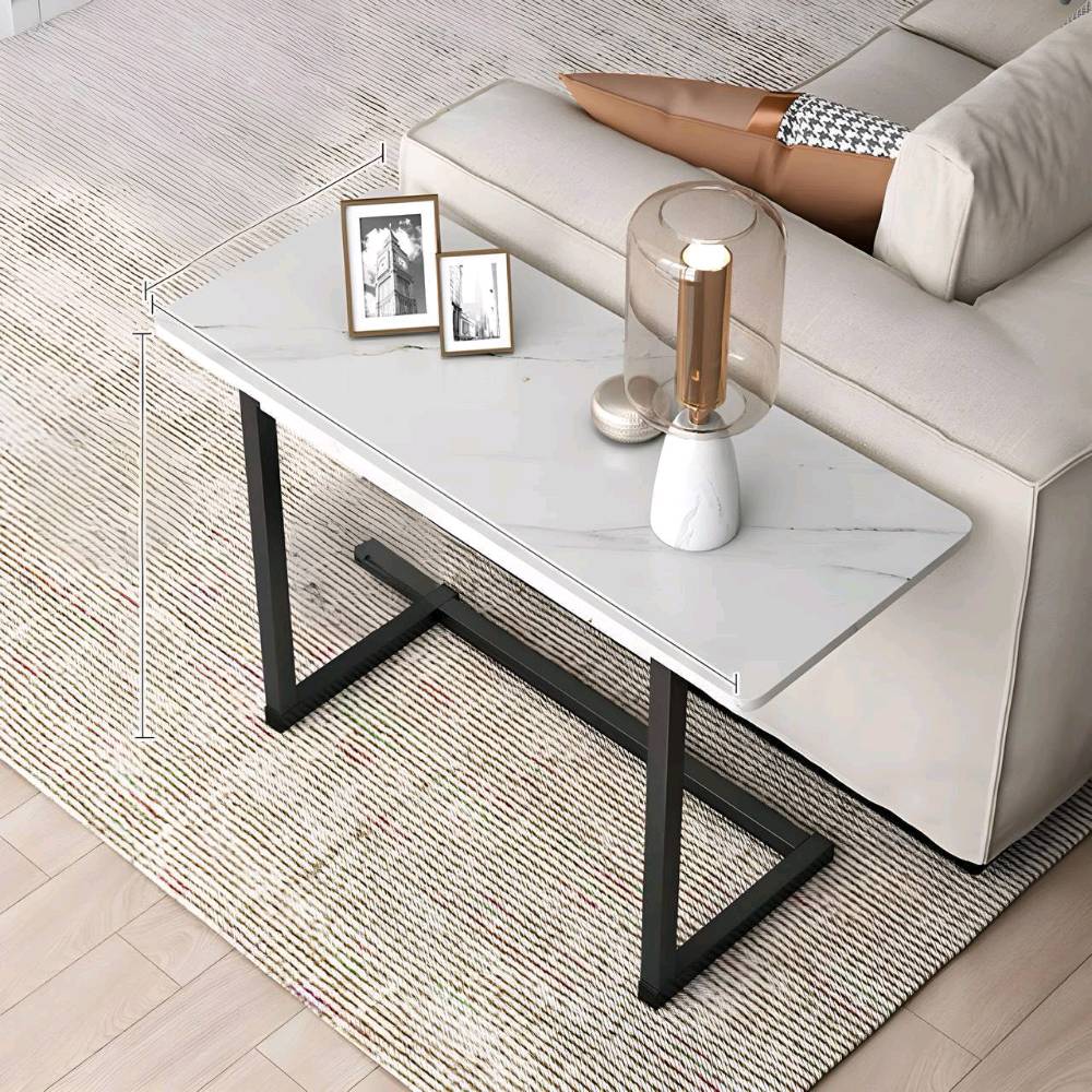 هذا الطاولة الأنيقة مصممة بسطح رخامي حديث ومتوفر بثلاثة ألوان: الأسود، الأبيض، والرمادي. القاعدة المتينة تضمن استقرارها وإضافة لمسة عصرية لأي غرفة. تصلح للاستخدام كطاولة جانبية في غرفة المعيشة أو مكتب.