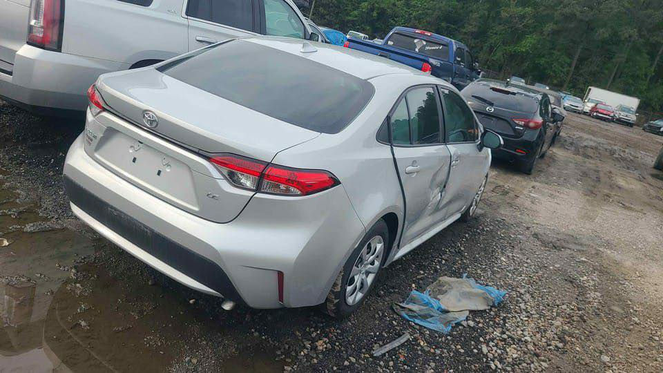 السلام عليكم كورلا 2022 معوقين السياره مكينه مكفوله الكير بيه  نظوح جبنه سياره ماشيه 130 الف كيلو موصفات LE السعر 128 وبيها مجال ***********
