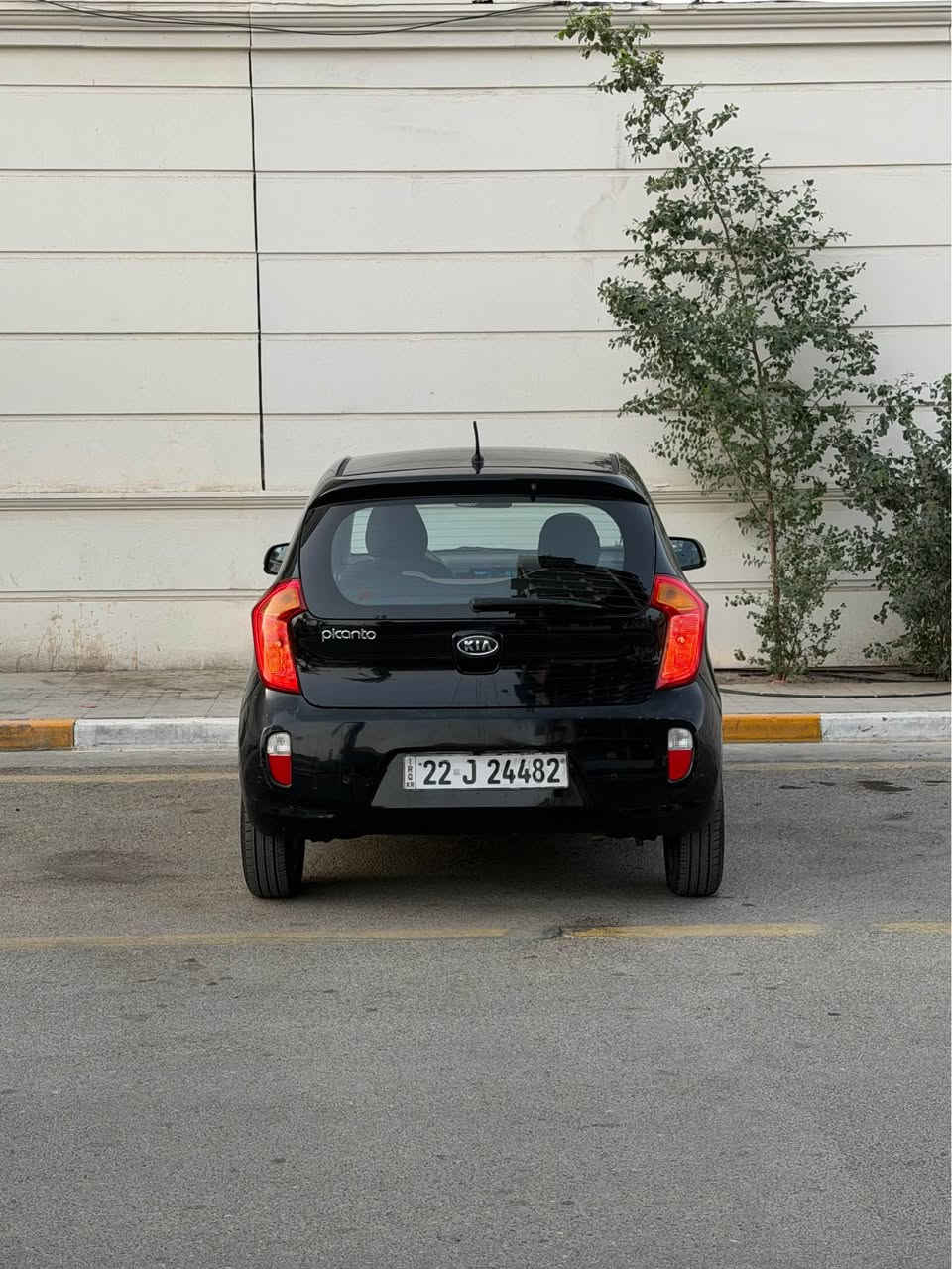 للبيع بيكانتو 2013 خليجي 
السياره محرك جبير 4 سلندر  ماشيه 90 الف 
مكفوله من صبغ بس دعاميه امامي صبغته جماليه 
كير محرك تبريد كله بلاد  
داخل جلد لونين ومغلفه الكشنات وارضيه 
تخم تاير البارحه شديته شاشه تاب ارقه نوعيه وكامره 
تحدد الشخص بل رجوع وحساس بلادي والمسجل البلادي موجود بل جنطه سبير وعده منازله 
تخم دبلات صدر دسكات كله جديد صيانه بشركة كيا 
سياره صارله سنتين عندي ستخدام شخصي كلش معتني بيه بسمي هزه جديده ميحتاج تروح سياره الاربيل بل تحويل بس تاخذ سنويه 
مكاني بل منصور 
السعر 82$ 
*********** بغداد, العراق
