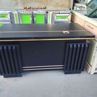 ميز مكتبي • نضافه 90% • شارع الكليه