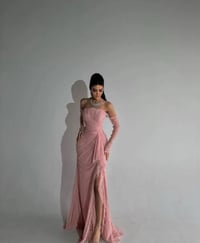 مقاس ٣٨-٤٠ • توصيل • سعر قفل