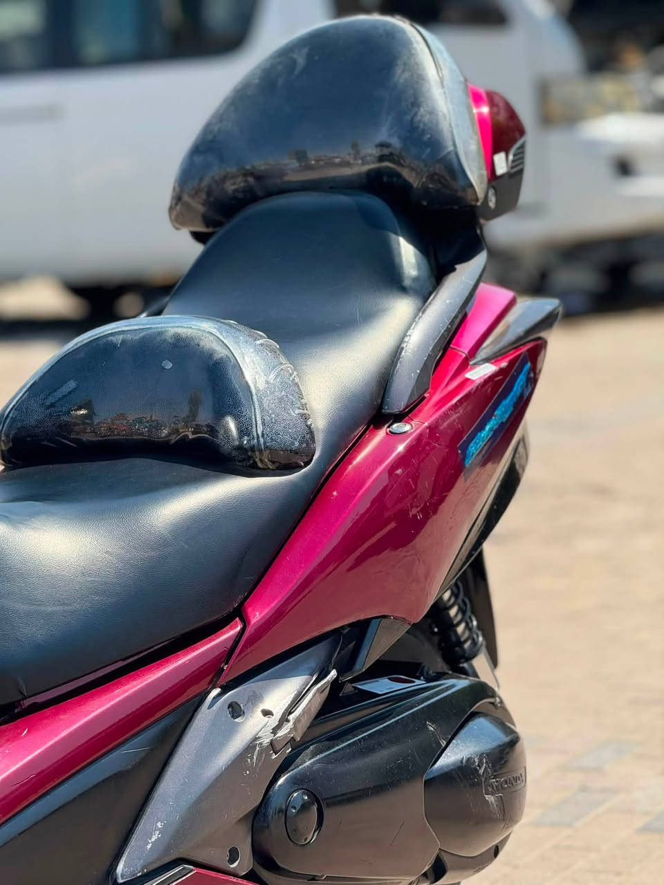 Honda Silver Wing GT
للبيع مكفوله كفاله عامه ونضافه لكفرات 80‎%‎ 
سعرهه 18ونص وبيه مجال مكاني بغداد بلديات
***********
