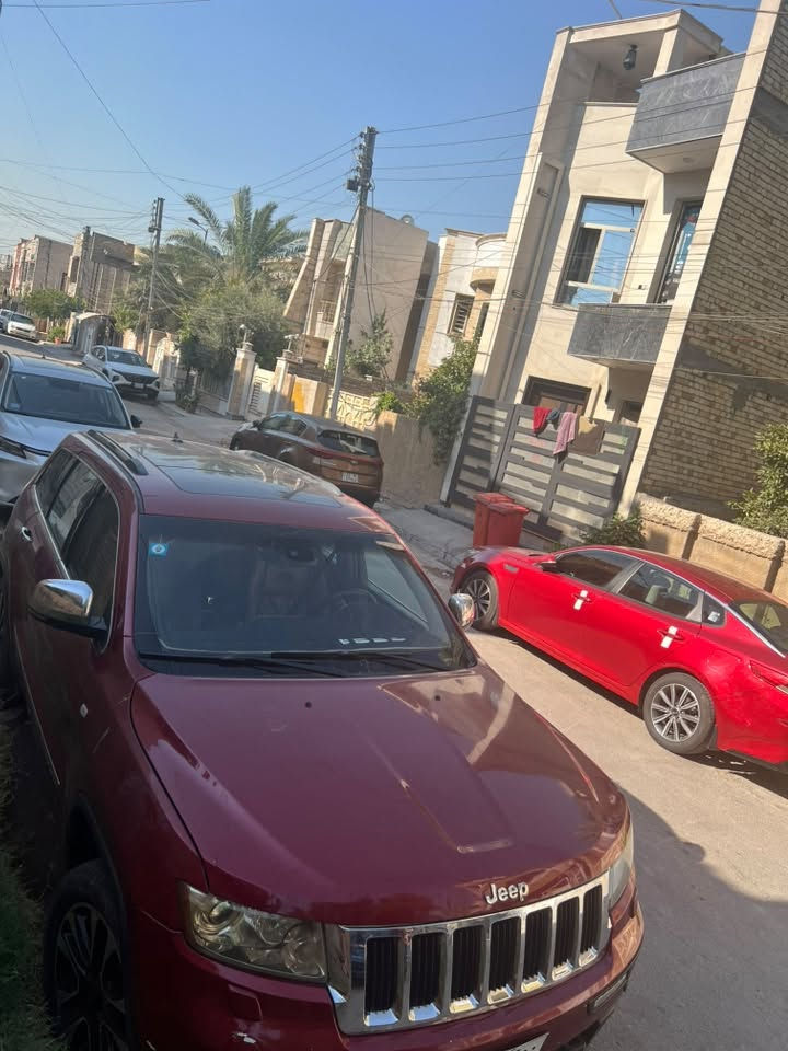 السلام عليكم من رخصة إدارة الكروب
سيارة جيب  خليجي فول مواصفات بانوراما بصمة  دخول ذكي بصمة تشغيل صندوك بصمة وكهرباء  وشفط  كشنات تدفئة وتبريد وكهرباء موديل 2013  مكينة 5700
بيها كم قطعه صبغ ابيع حزام مكفولة من التبديل والكص كل قعها بلادية ماشية 108 كليو متر حقيقة سعرها 115 ورقة مكانها بغداد البنوك ***********
