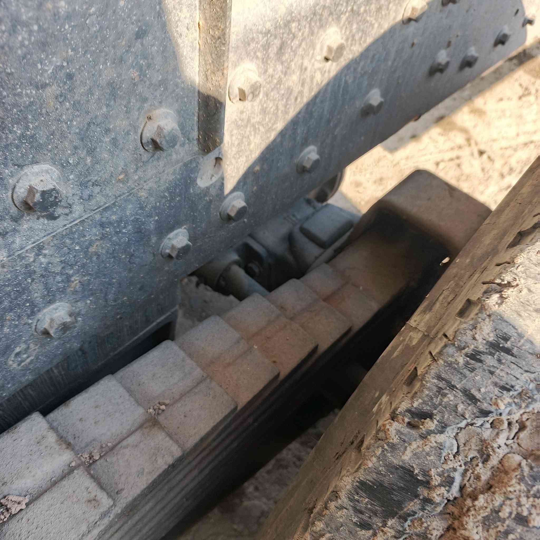 السلام  وعليكم البيع مجموعة رينو جيف 2004 جديدة 
مكان بغداد . تفاصيل علة رقم***********
