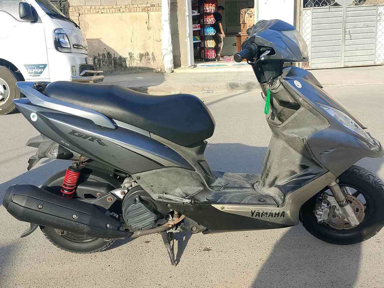 السلام عليكم دراجه للبيع 
***********
