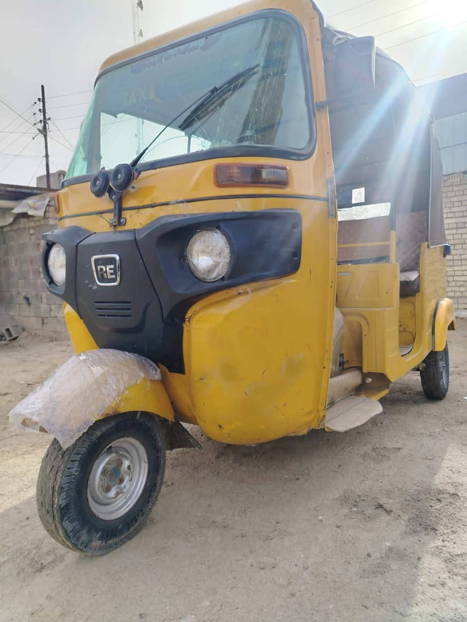 السلام عليكم ورحمة الله وبركاته  تكتك  202 شهر  12  كفاله  مكينة واكسل ولغد بارد  مستعجل على  بيعه  ***********  بس على  رقم ماعندي ما سنجر السعر ٦٧٠٠ وبيهة مجال بسيط
