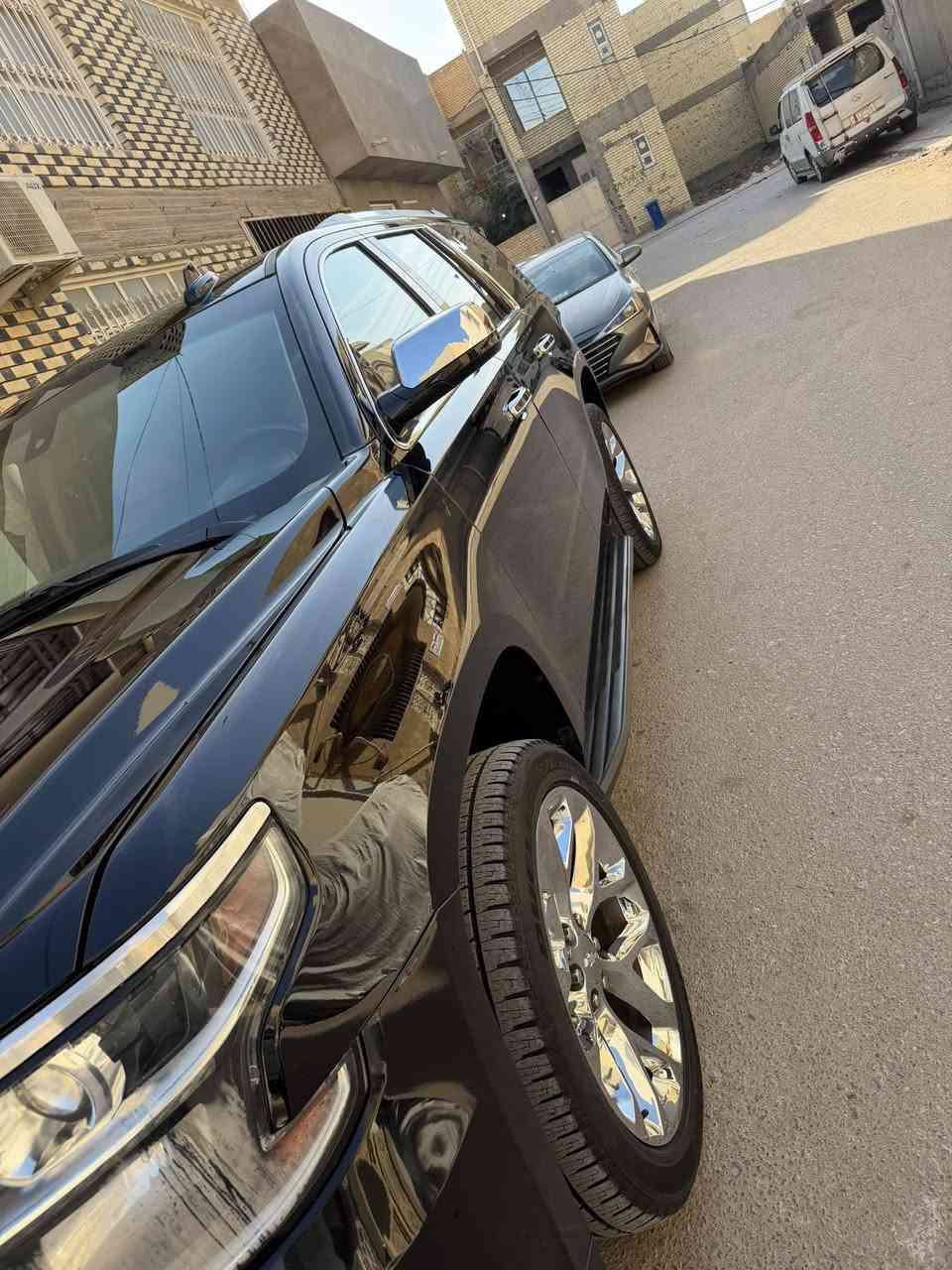 السلام عليكم 

للبيع تاهو 
مديل 2019
بوليسي 
ماشيه 141 الف كيلو 
رقم بغداد دولي بسمي
السياره جديده
تخم تاير 
حداديه امامي خلفي 
ويل برايمر اصلي وكاله
السياره برغي معايزه 
حادثها فقط جاملغ بدون دواخل 
جميع الارباكات  سليمه 
مكان السياره النجف 
السعر 335 ورقه 
***********
