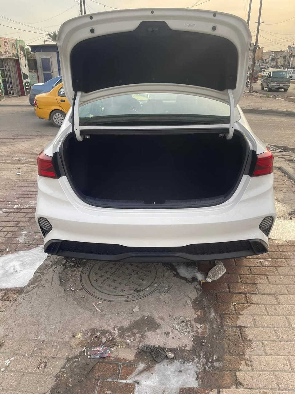 السلام عليكم
للبيع كيا فورتي 2024 امريكي
دخول جديد
 كاتي تترقم شمالي 
عداد المسافة (( 40 )) الاف
لون ابيض 
الحادث بابين جهة النفر صبغ
محرك 2000 دوش
المواصفات 
رادار امامي
رادار خلفي
ويل كب
شاشة اندرويد
+شاشة اعطال
كامرة خلفية
تحديد مسار
مثبت سرعة
٣وضعيات قيادة
توقف ذاتي عند الاقتراب
تحكمات ستيرن
وباقي المواصفات المعروفه 
العنـوان... موصــل
لمعرفـة السعر وباقي التفاصيل 
الاتصال على الرقم التالي
***********
