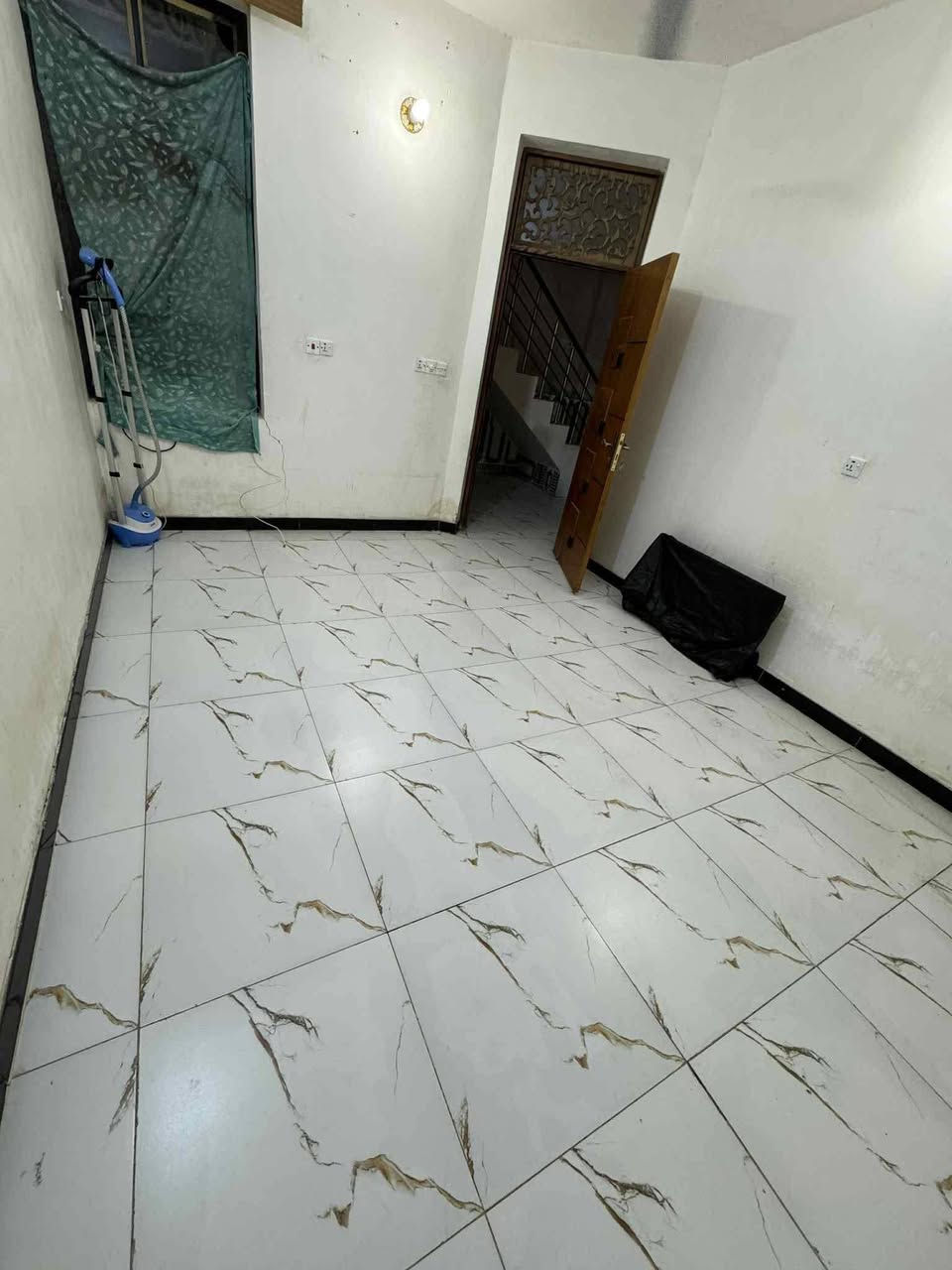 متوفر الان #بيت #للايجار في التقية الثالثة بنزلة مازن قريب كلش عالشارع
يحتوي على غرفتين و صالة و استقبال و مطبخ و صحيات طابقين

ايجاره 350 شامل اجور الماء والكهرباء 

للاستفسار اتصال على الرقم *********** او مراسلة الصفحة
