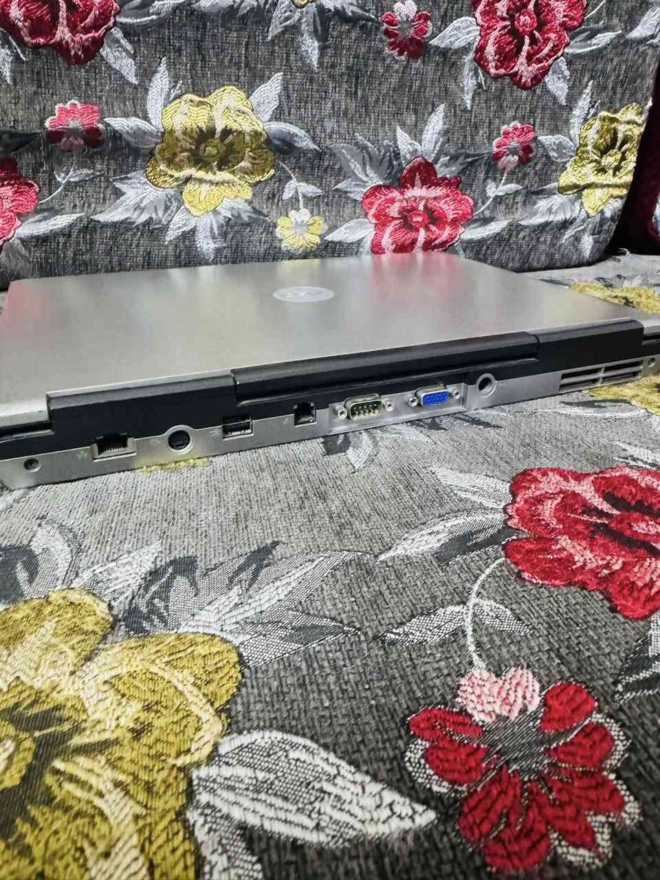 سلام وعليكم حاسبه DELL للبيع حجم الشاشه 18 رام حاسبه جديده العنوان بغداد  الحبيبيه الرقم ***********
