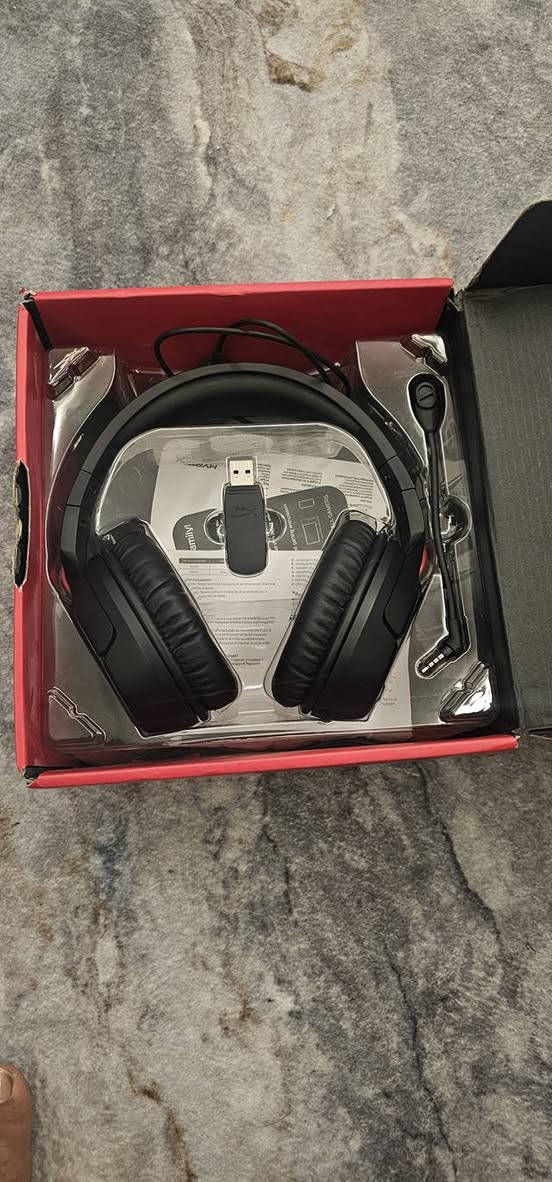 HYPERX
CLOUD FLIGHT WIRELESS 
سماعة شغاله 100% اي عيب ما بيها واي تاخير ما بيها مجربها بالالعاب ممتازة العزل البيها ممتاز كلشي بيها حلوو 
السعر 45,000  قفل شامل التوصيل


**إذا كنت صاحب هذا الإعلان وتريد حذفه لأي سبب، رجاءا أرسل رسالة إلى الدعم الفني**