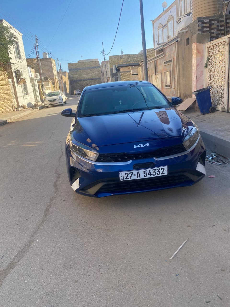 السلام عليكم للبيع فورتي موديل 2023 محرك الفين دوش  السياره كفاله ماعده الجنطه بارد ضربه الوارد السياره جديده حيل معوقين وكاله عامه من المالك نص فول  السياره تخم تاير ويل كب 17 جاهزه للخير مكان ناصريه حي اور *********** السعر 145او بيه مجال
