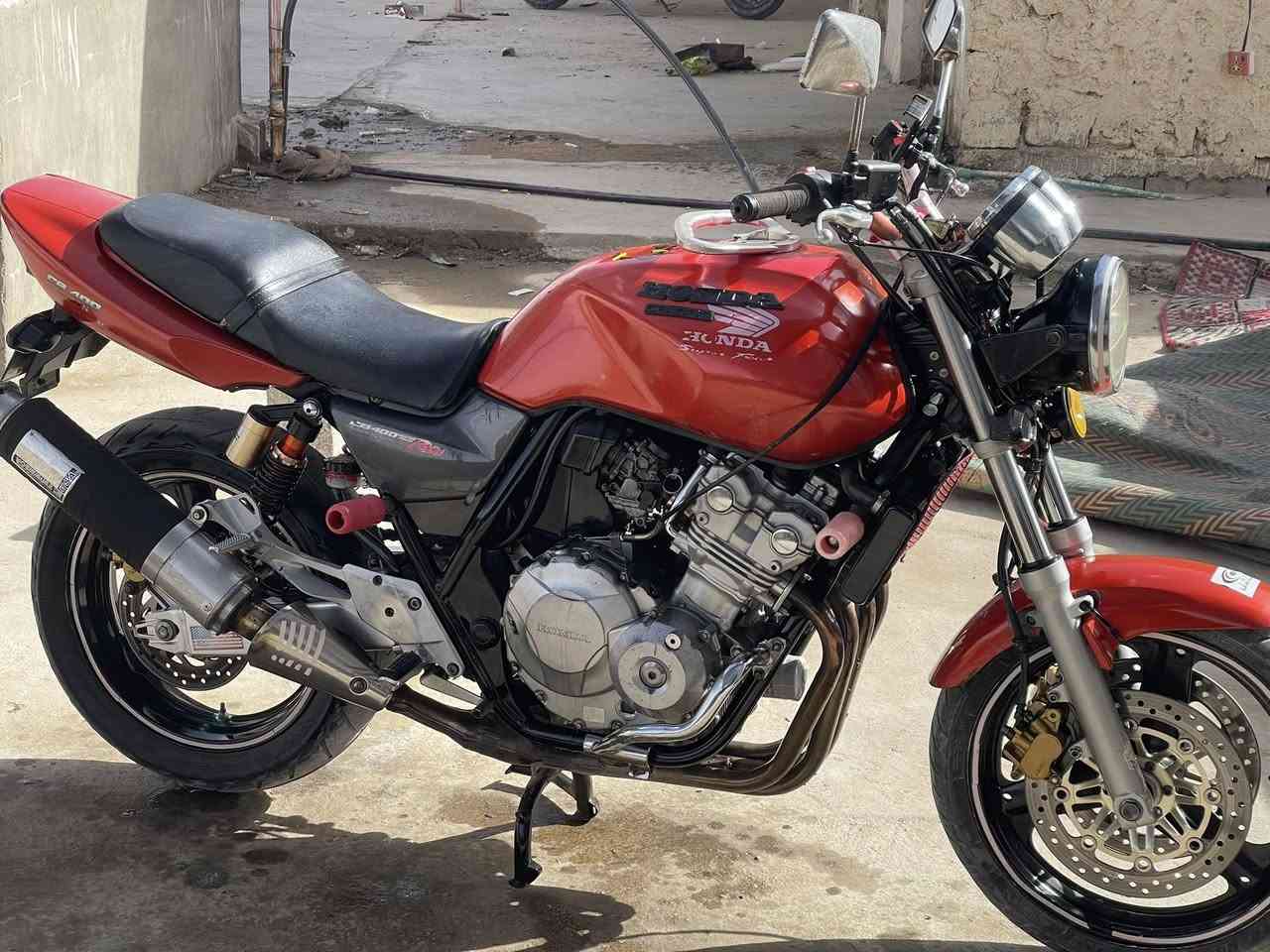 سيبي هايبر موديل 2009
نوزل محور كابريتر 

محرك و كير كفاله 

سعر 12 نص بي مجال

مكان البغدادي رقم ‭٠٧٨٠ ٣٣٧ ٨٧٢٣‬
