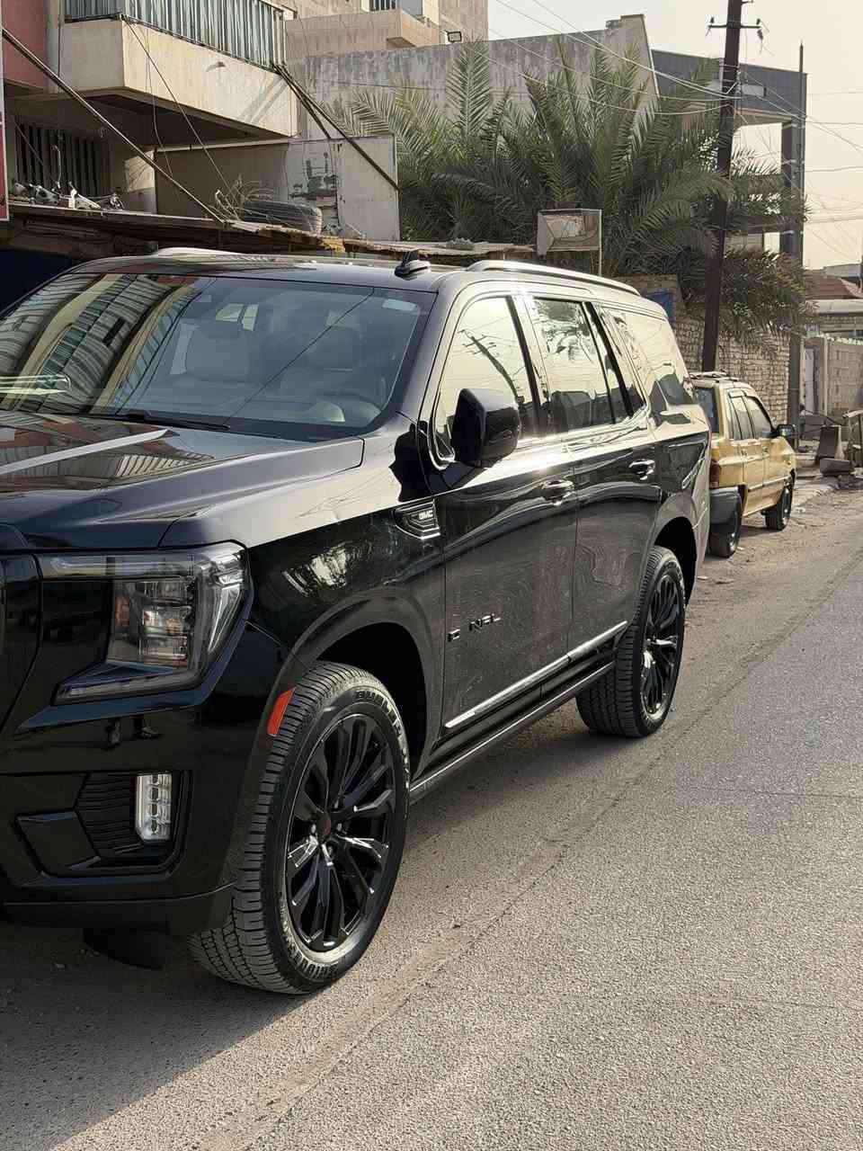 السلام عليكم
دينالي للبيع 

موديل 2022

فول مواصفات الدينالي معروفة 

السيارة بيها تخم تاير جديد بريجستون وصدر امامي خلفي جديد 

المكينة مفتوحة وبيها صوت بطل خفيف حالياً 

السعر 51$ الف دولار 

مكان السيارة بغداد 

واتساب *********** 

اتصال ***********
